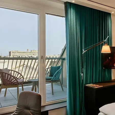 Hotel One 3*
